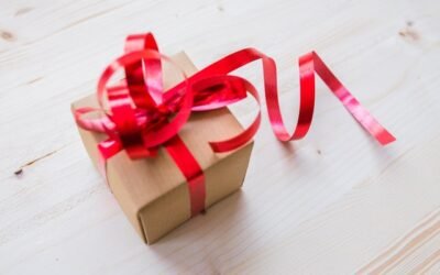 ¿Cómo se dice “regalar” y “regalo” en inglés? Con VÍDEO y explicaciones